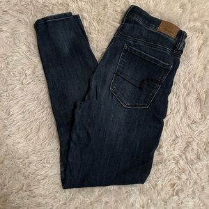 AMERICAN EAGLE SKINNY JEANS (2 short)